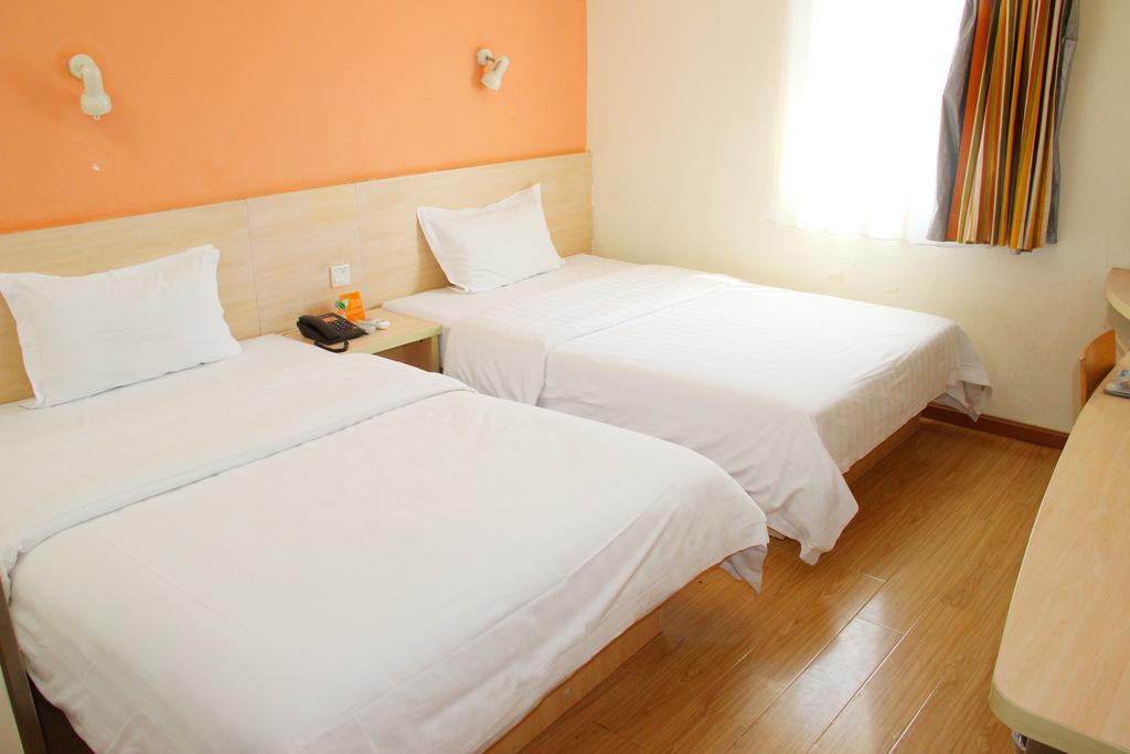 7Days Inn Shanghai Lujiazui Exterior photo
